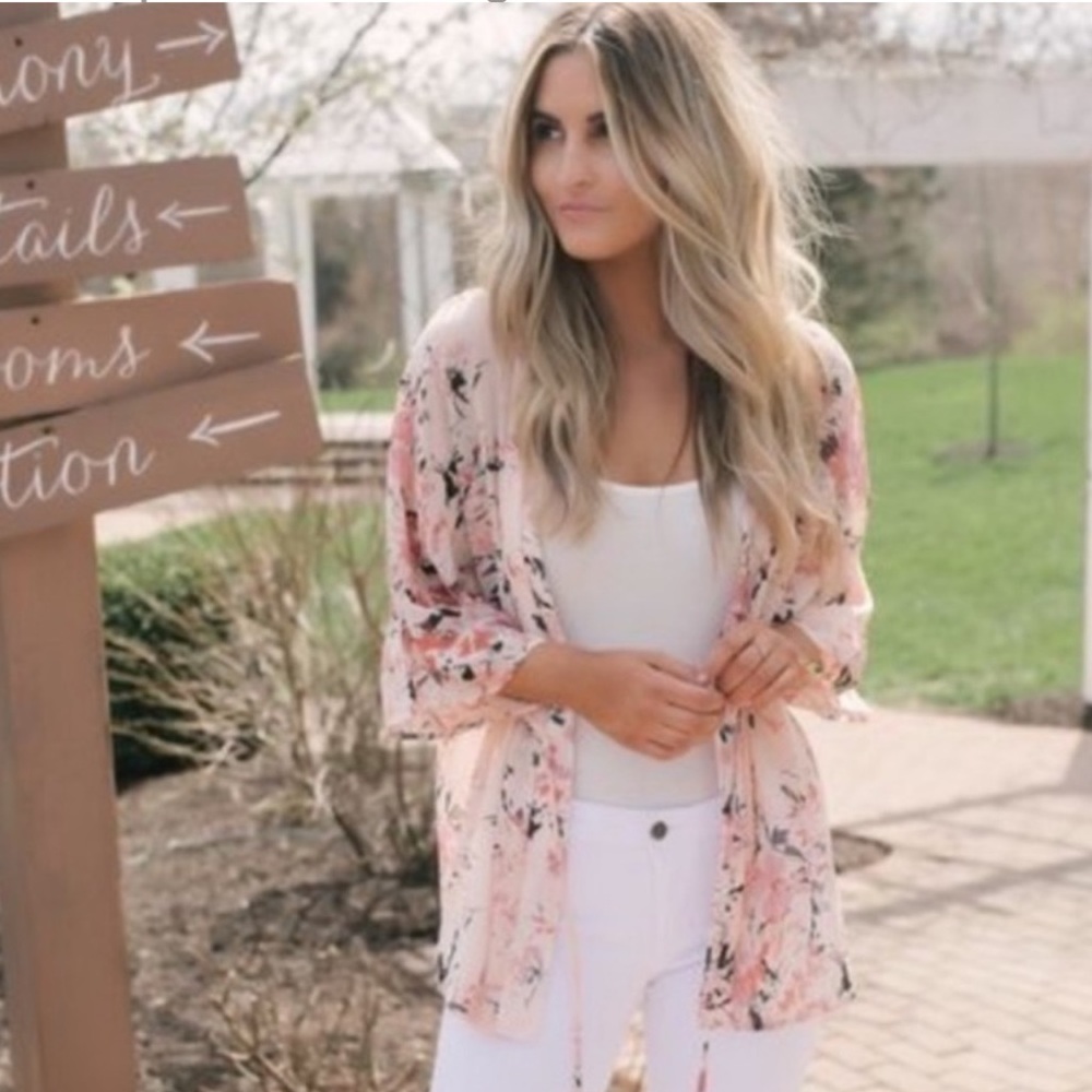 Wanderlux Hutton Floral Kimmono